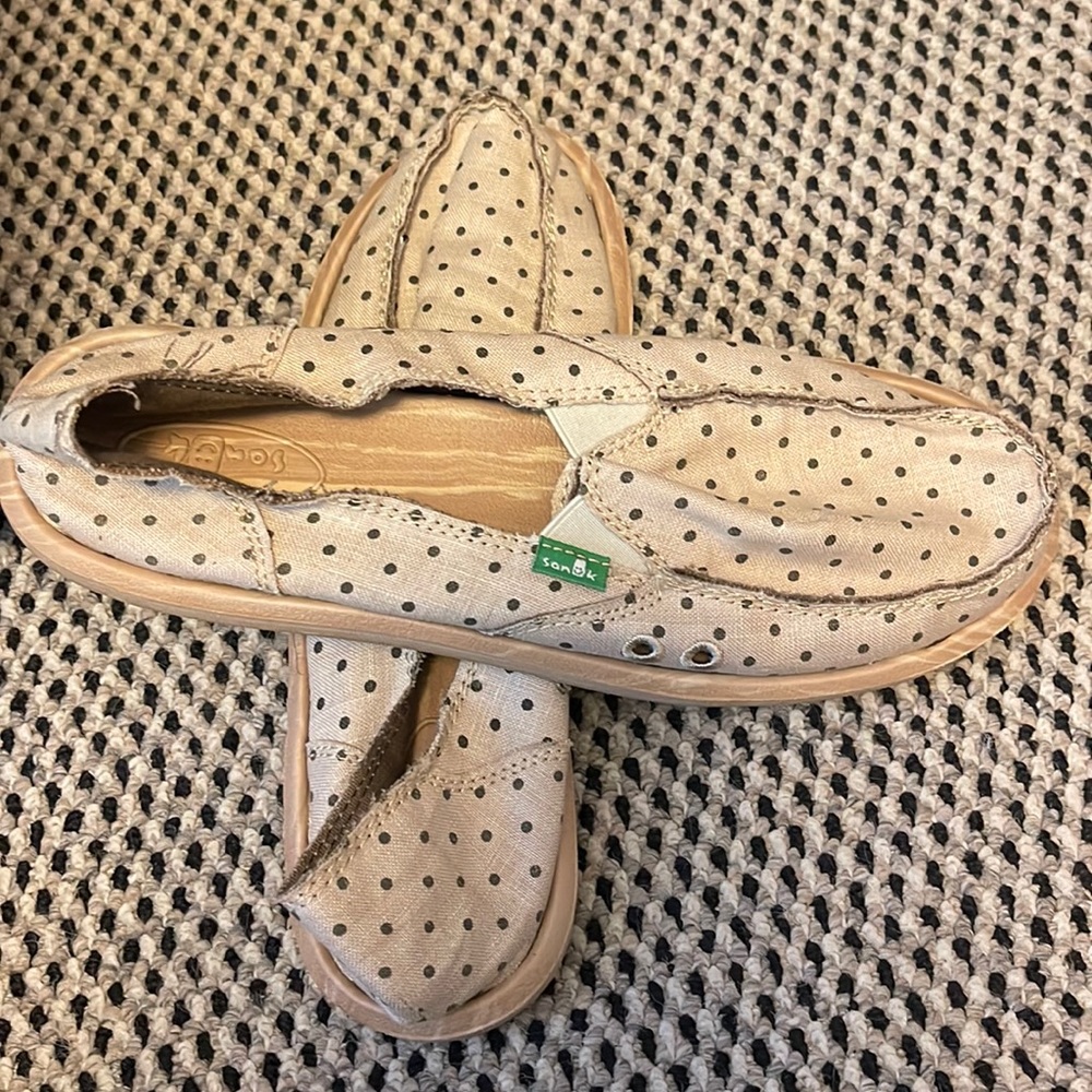 Brand new snauk never worn no tags slip ons